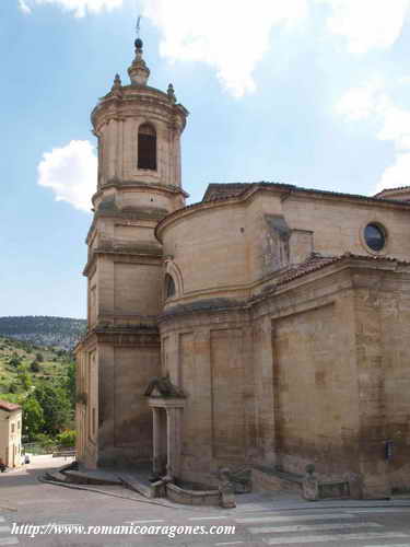 ESTRUCTURA NEOCLÁSICA EN L LUGAR DE LA ANTIGUA CABECERA